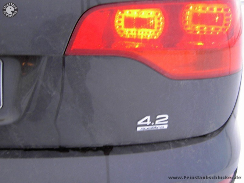 4.2 quattro - Schriftzug