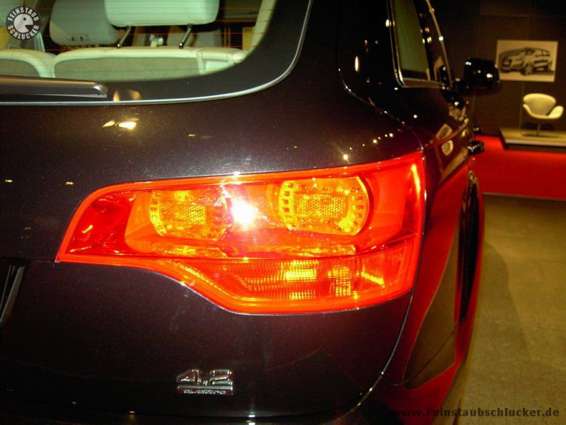 Audi Q7 in der Lounge - Rckleuchte
