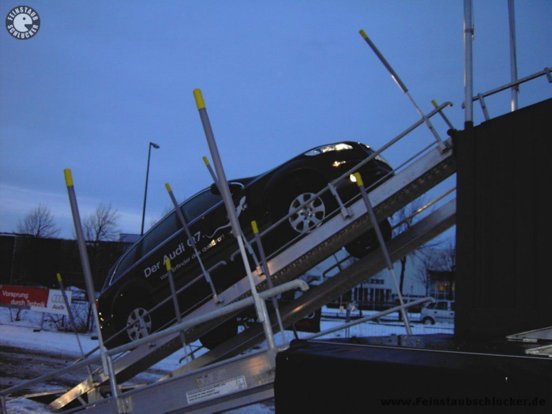 Audi Q7 zum Anstieg auf den Gelndeturm