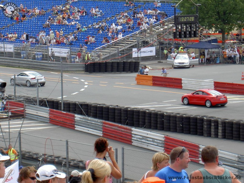Audi TT - silber und rot