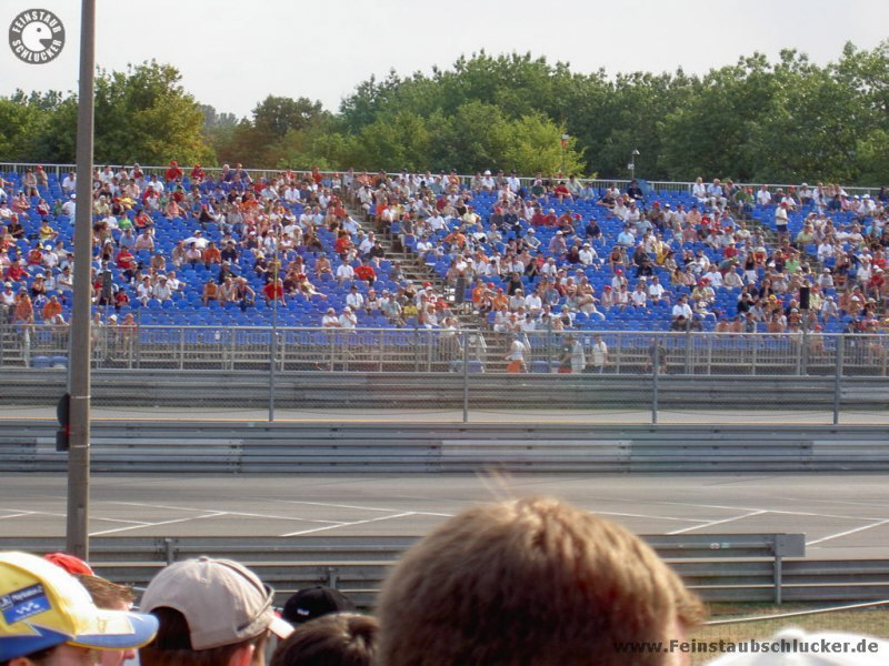 Blick auf die Porsche-Trib�ne