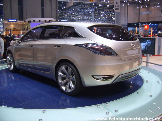 Hyundai Genus - Heck