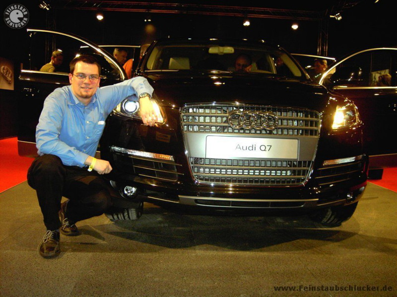 Marko am Audi Q7 in der Lounge