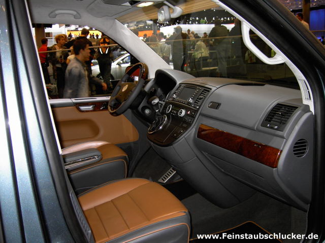 VW Multivan Business - Innen vorn